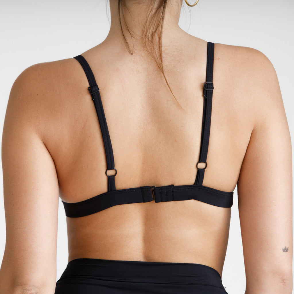  Bikini top triángulo ajustable, tirantes y espalda regulables, vista espalda, mujer — Kinibe