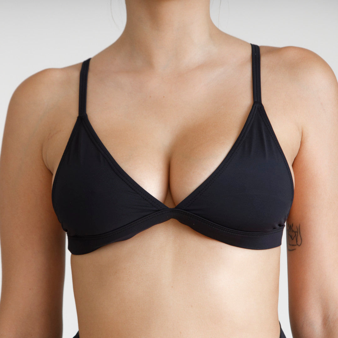 Bikini top triángulo ajustable, tirantes y espalda regulables — Kinibe