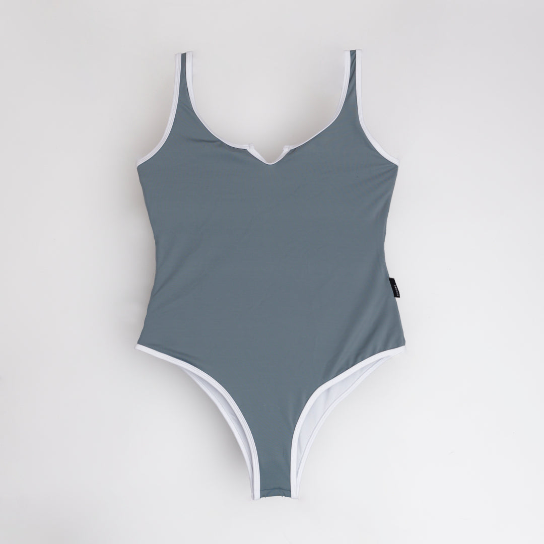 Traje de Baño Deportivo con Escote V - Protección UV+50 - Varios Colores