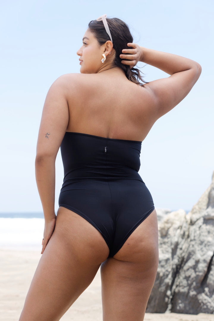 Traje de Baño Entero Strapless Negro Capri - UV+50 - Mujer