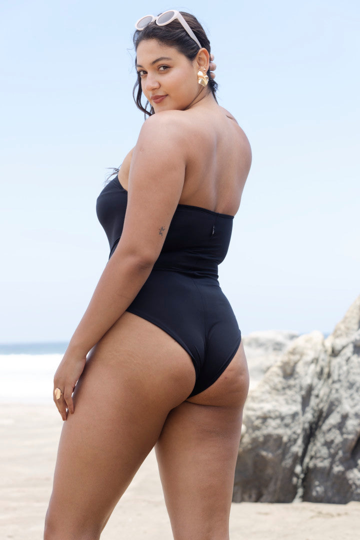 Traje de Baño Entero Strapless Negro Capri - UV+50 - Mujer