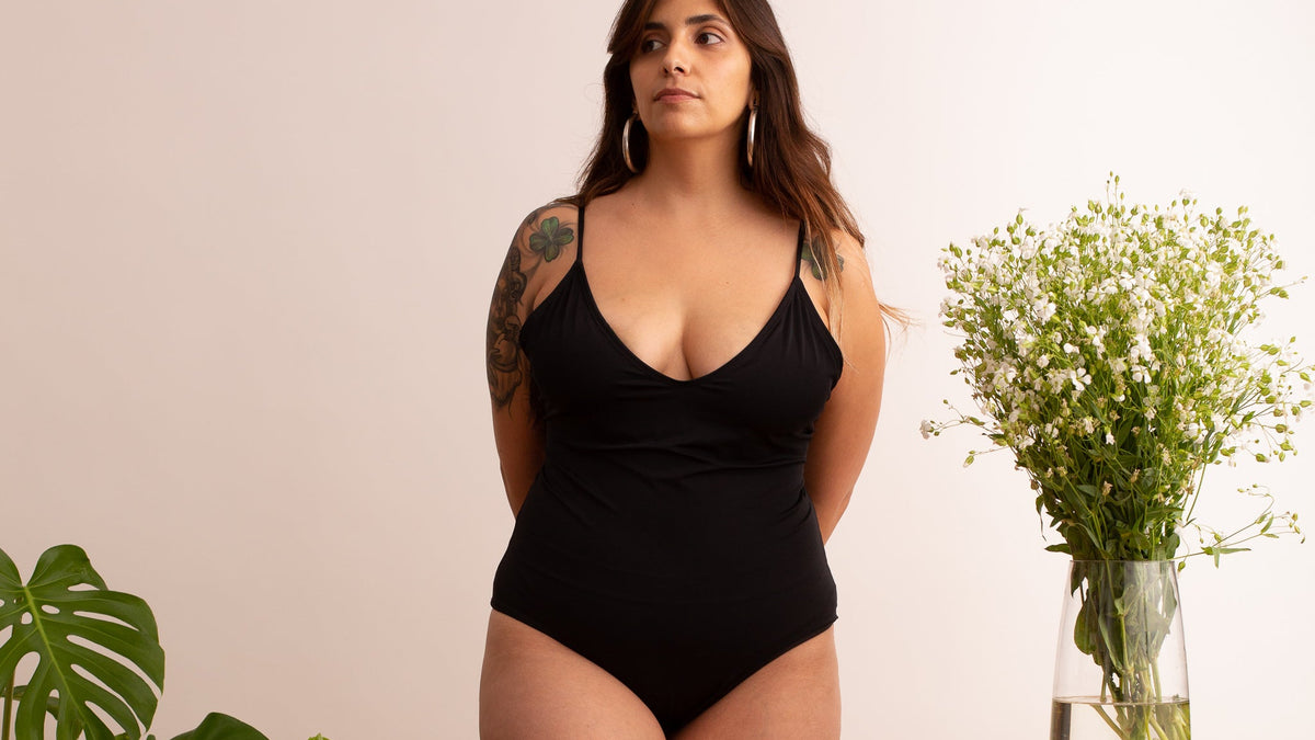 Traje de baño negro mujer tiritas clasico - Kinibe