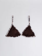 Conjunto Bikini Ipanema Café — Triángulo Ajustable con Borde Estampado The Sand