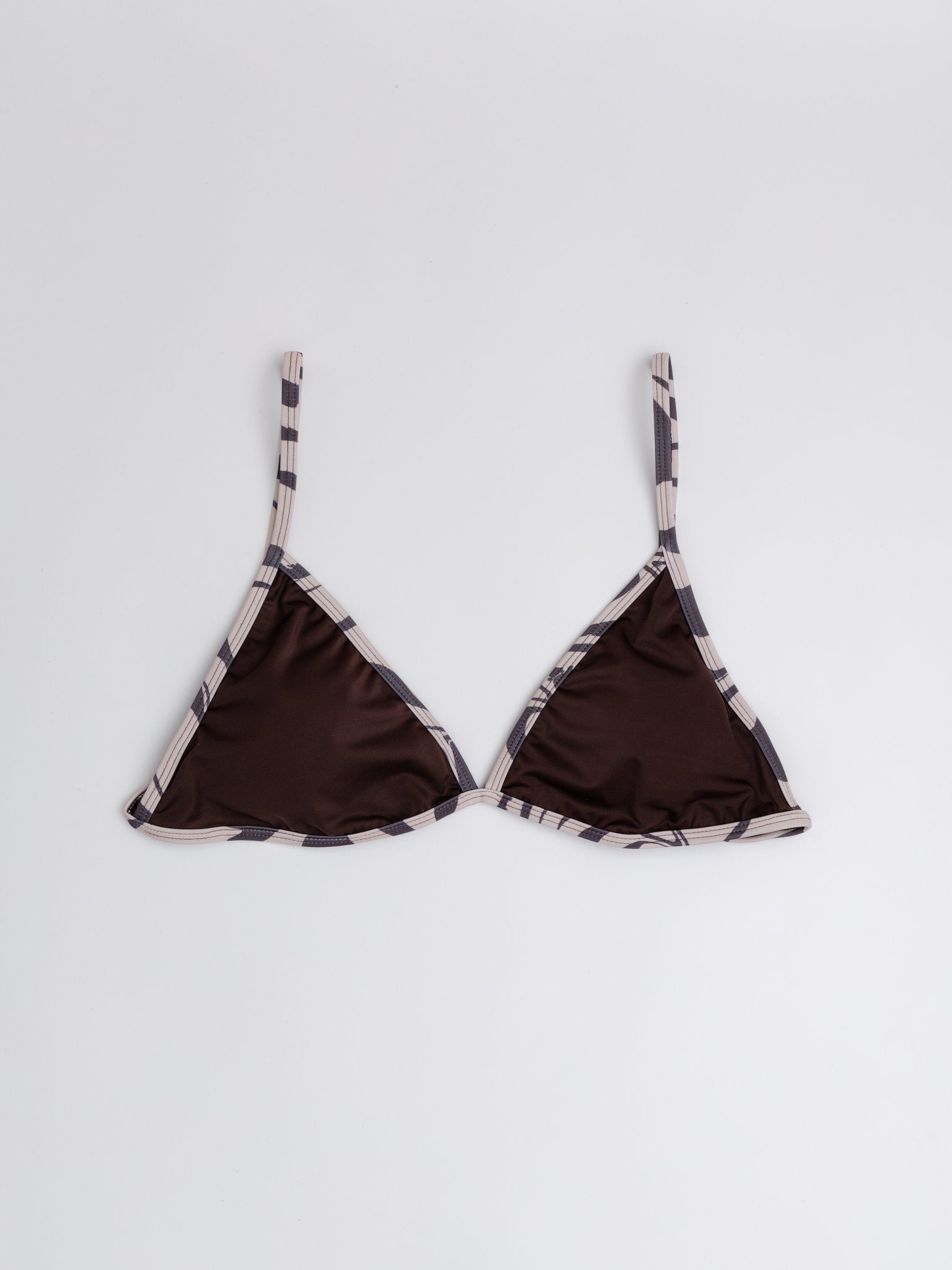 Conjunto Bikini Ipanema Café — Triángulo Ajustable con Borde Estampado The Sand